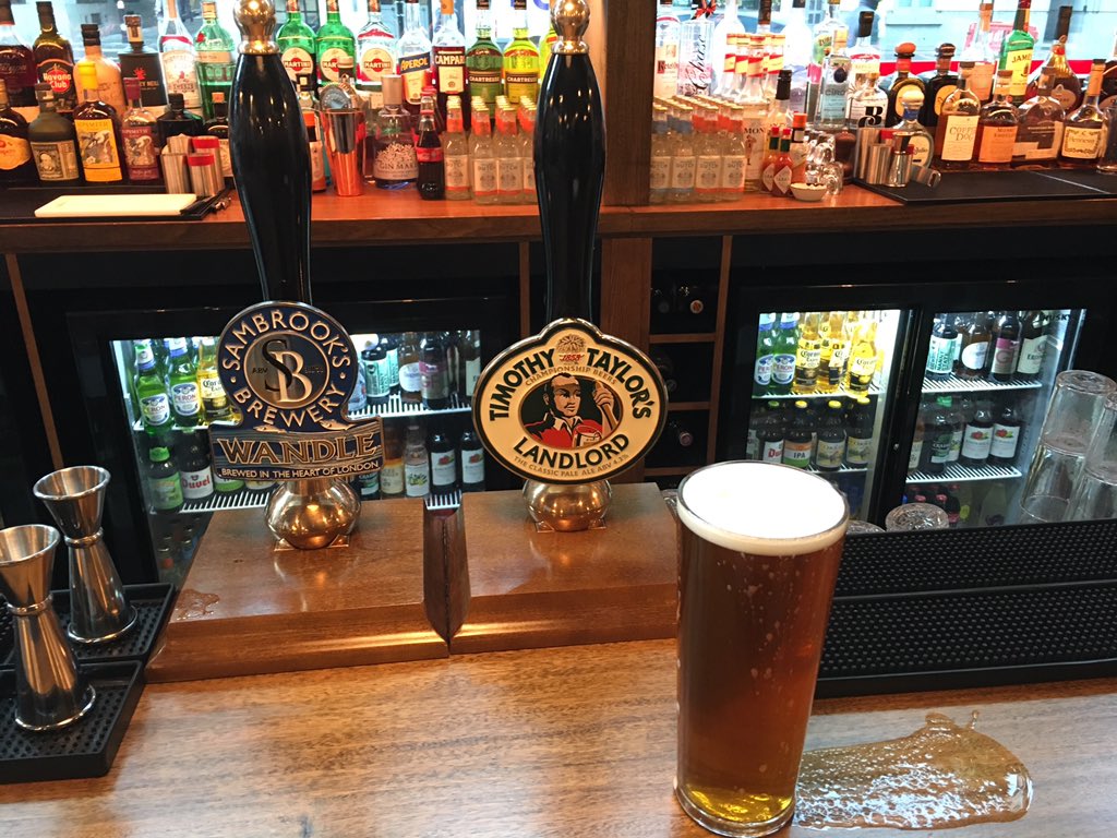 aplarge's tweet photo. Another first visit and another whatpub photo op. #whitehaus #farringon ##EC4A A new bar near the office with #caskAle @pigsearcamra https://t.co/ryvGzIVg5L