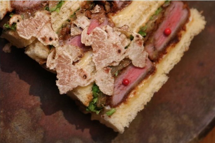Mayfair restaurant Tokimeite launches £150 Wagyu Christmas sandwich dlvr.it/Qsstwb