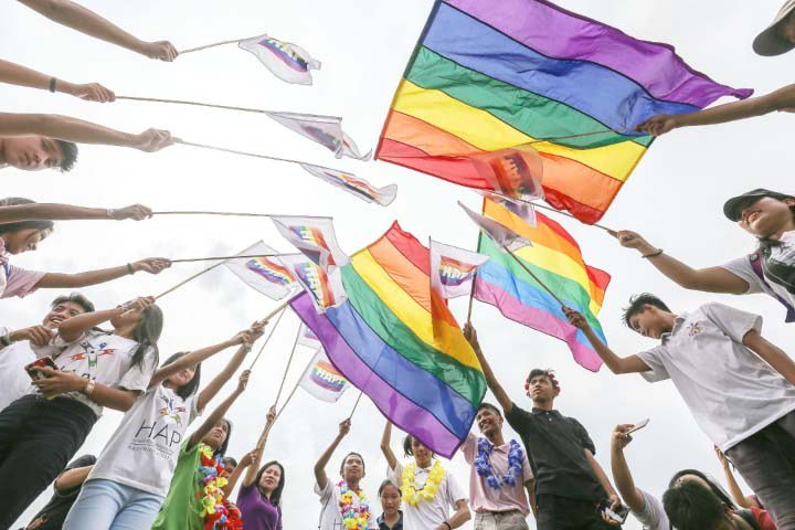 manilainformer's tweet photo. QC LGBT pride march advocates for AIDS prevention, human rights https://t.co/THiHDC7oWH https://t.co/w9zDkyvFYz