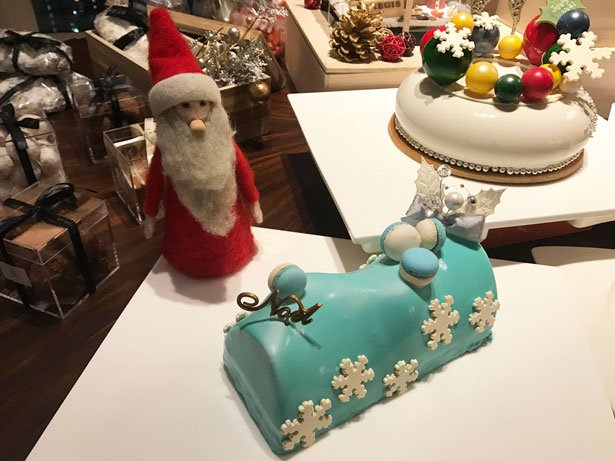 KansaiWalkers's tweet photo. 【クリスマスケーキNEWS】＃クリスマスケーキ はもう予約しました？＃セントレジスホテル大阪 の今年のケーキのテーマは「ニューヨークのART」。ツリーのオーナメントを思わせるものや、ニューヨークと言えば！のカラーをしたケーキなど、セントレジスらしいスタイリッシュなケーキが揃っています♪ https://t.co/Qs4602AUCD