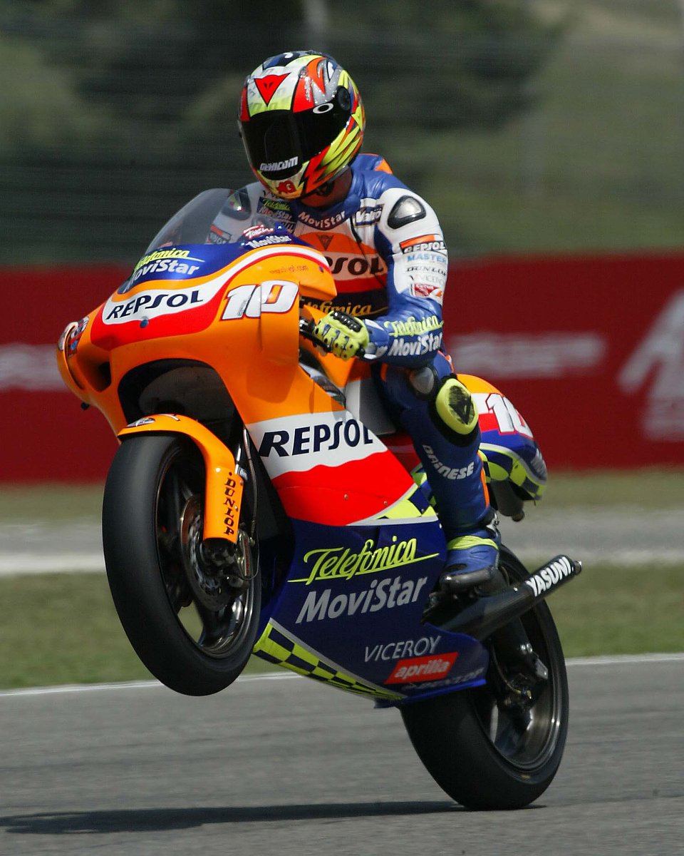 AsparTeam's tweet photo. #WheelieWednesday 🔙 to the past!

Name rider, category and season. Big round of 👏👏 if you also get the track right 

#wheelie #Throwback #AngelNietoTeam https://t.co/GlSAms73SC