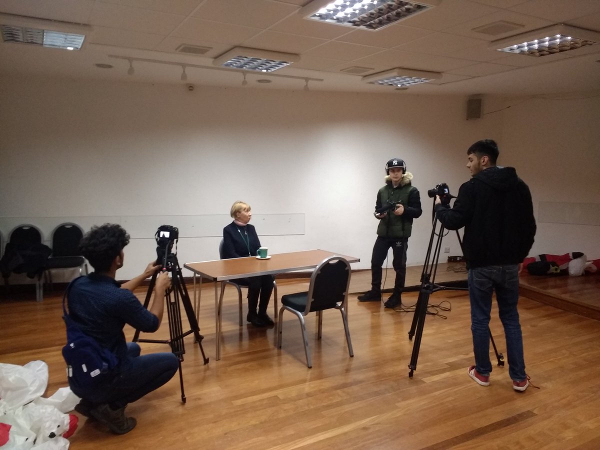 SunnybankEpsom's tweet photo. On location for our new film about our advocacy service. Big thanks to the creative media students from NESCOT media department 😊
@Nescot https://t.co/2SVZqqNQHO