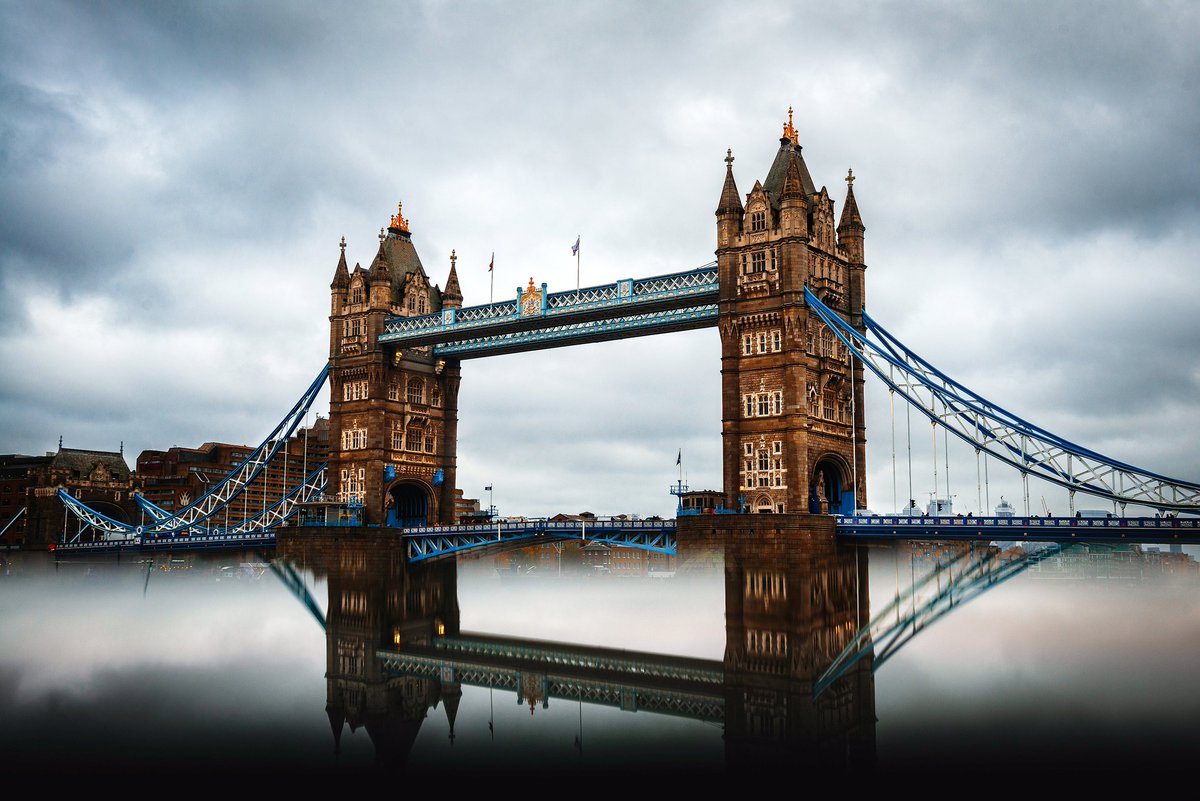 FreshTabPics's tweet photo. #ExploreEngland 🇬🇧 || Tower Bridge is a must-see in London. The bridge crosses the River Thames close to the Tower of London and has become an iconic symbol of this historic city.
📸: Raul Varzar // #FreshTab #FreshTabPics #FreshTravel https://t.co/BfY9AvFTGE
