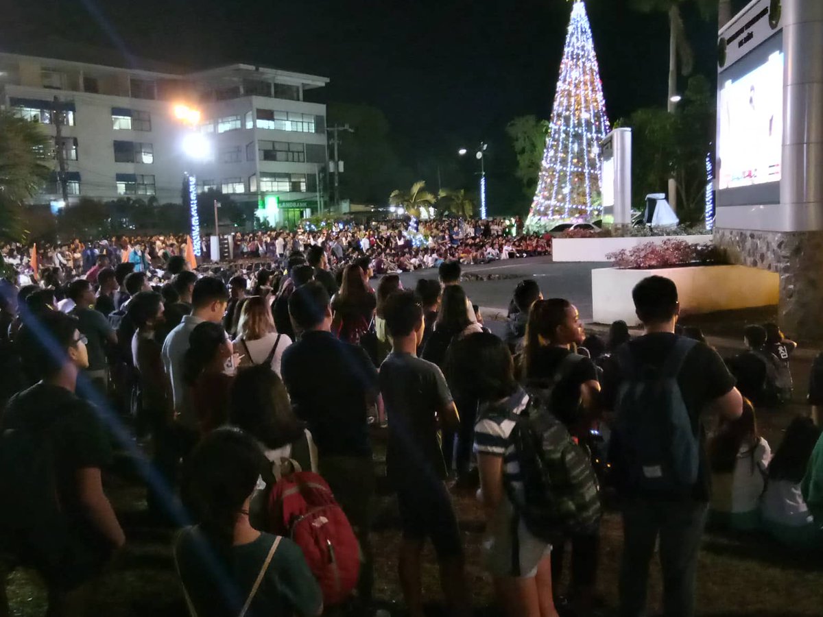 UPLBOfficial's tweet photo. Salamat at Saludo @upmbt!  #UPFight #PadayonUP https://t.co/5900oCVpQ9