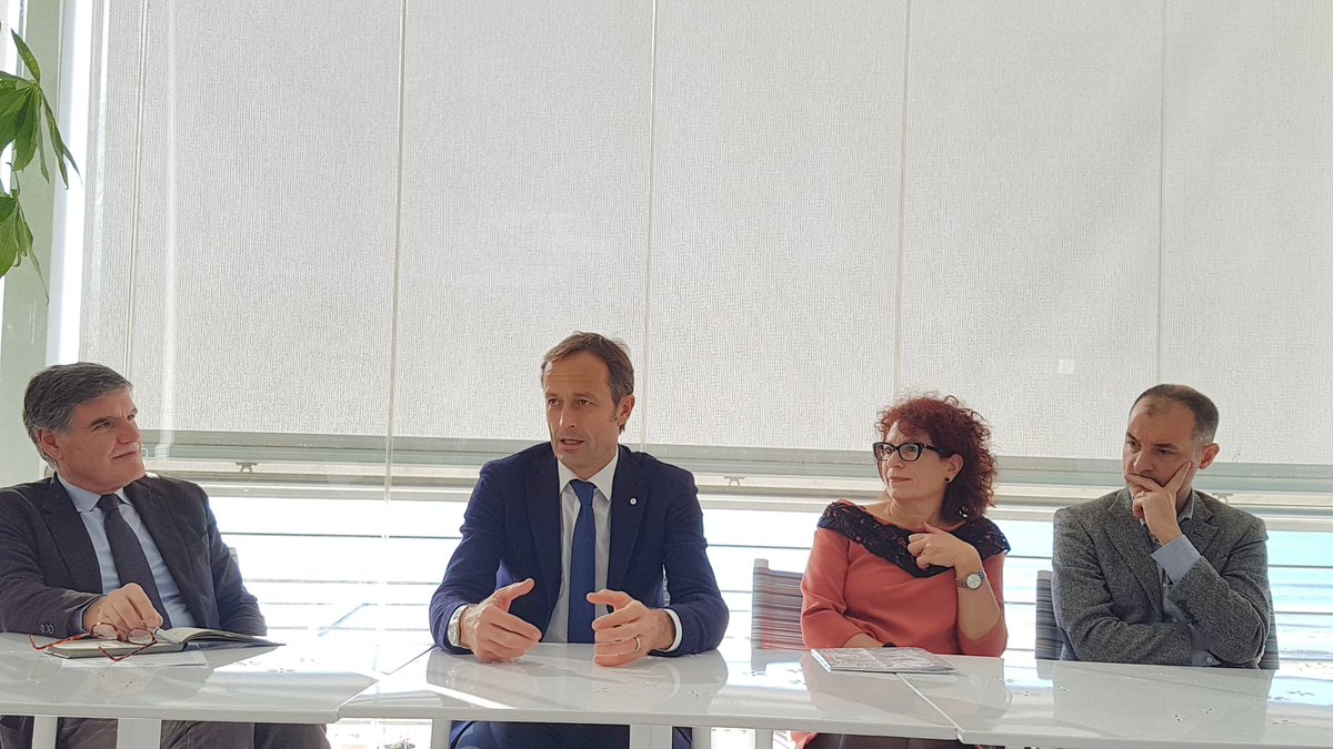 CciaaMarTir's tweet photo. #Evento finale di #Girogustando 2018 a #CastiglionedellaPescaia #workshop con chef e produttori @ricbreda"Ottima edizione gestita da @ConfesercentiGR nel 2018 anno del cibo #enogastronomia sempre più strategica per sviluppo Anche #Distretto #agroalimentare va in questa direzione" https://t.co/fhLEbh4RZE