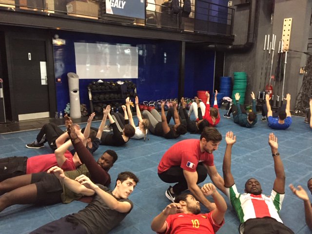 rocketschoolfr's tweet photo. 2 4 6 8 ! Nos étudiants participent à un bootcamp de crossfit en ce début de semaine pour apprendre à repousser leurs limites. 
Merci à Elsa Sausse, Damien lamour et Nicolas Bigot de #R2training pour leur coaching et leurs conseils motivationnels ! https://t.co/iMvfEMeugD