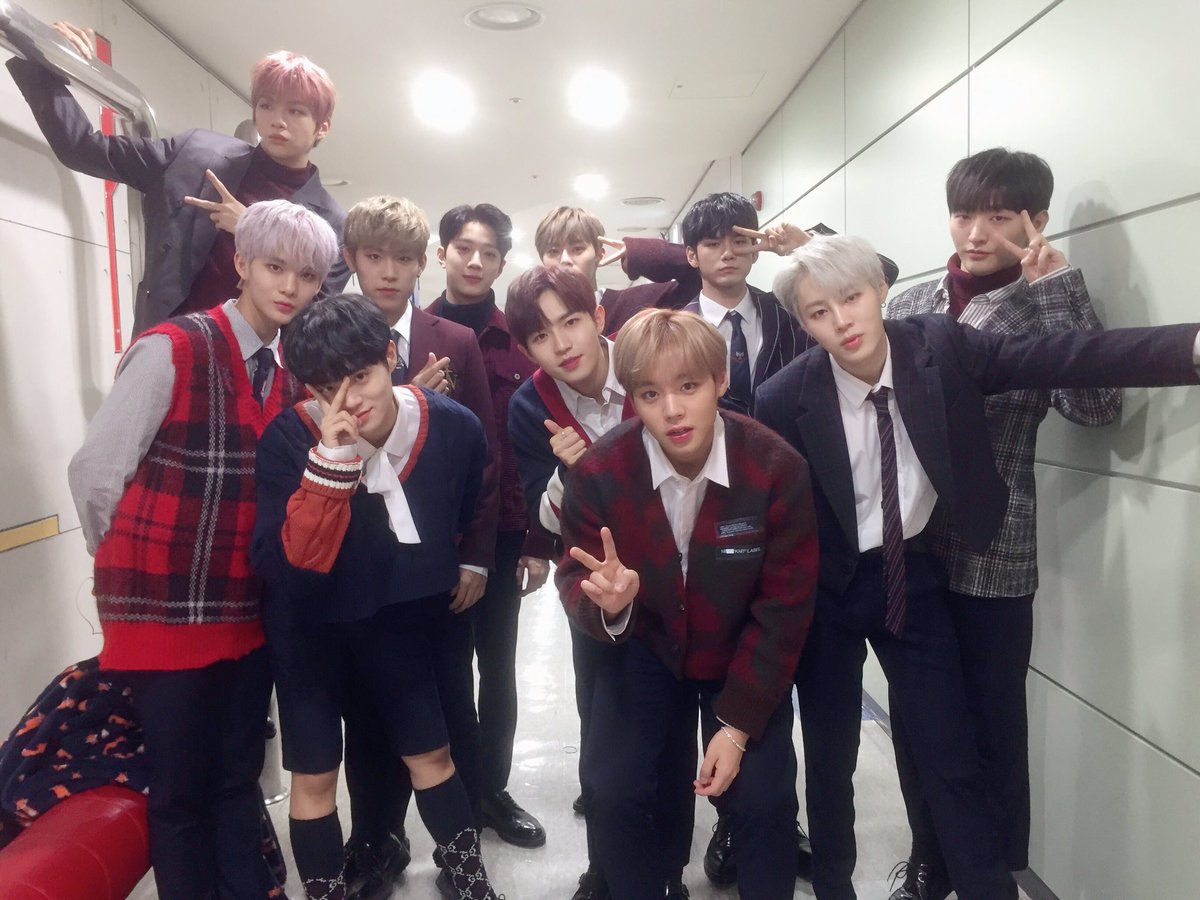 WannaOne_twt's tweet photo. [#워너원데이] 워너블이 첫 1위를 안겨주었던  쇼챔에서 오늘도 워너원은 큰 선물을 받았습니다🏆 언제나 워너원에게 선물만을 안겨주는 우리 워너블⭐️ 오늘도 고맙습니다❤️💫 
#SpringBreeze7thWin https://t.co/AmsyQ0cvBv