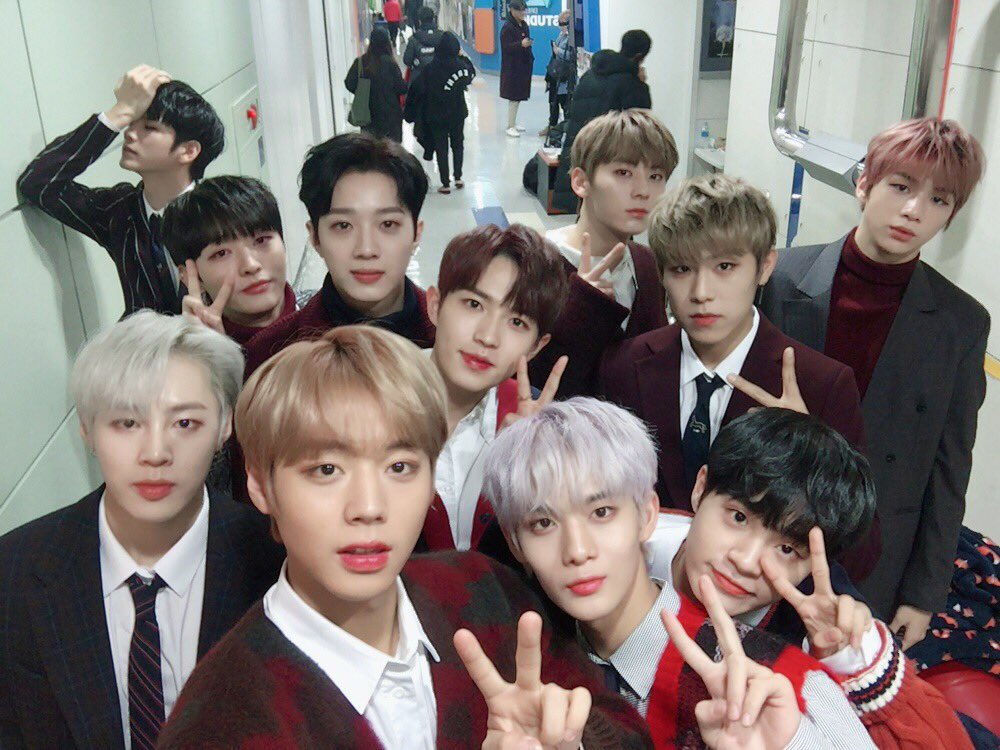 [#워너원데이] 워너블이 첫 1위를 안겨주었던  쇼챔에서 오늘도 워너원은 큰 선물을 받았습니다🏆 언제나 워너원에게 선물만을 안겨주는 우리 워너블⭐️ 오늘도 고맙습니다❤️💫 
#SpringBreeze7thWin