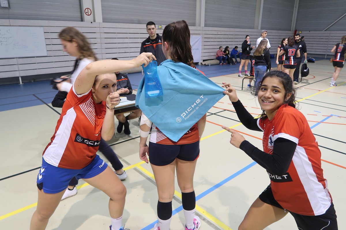 [ÉVÉNEMENT / ÉCOLE] Le Groupe Pichet, partenaire du BDS de KEDGE Bordeaux, félicite les équipes de hand et l’équipe féminine de volley, victorieuses du Derby de la Garonne le weekend dernier ! @kedgebsBDX  <a href="/KedgeBS/">KEDGE Business School</a>  #kedge #kedgebsBDX #DerbydelaGaronne #sport