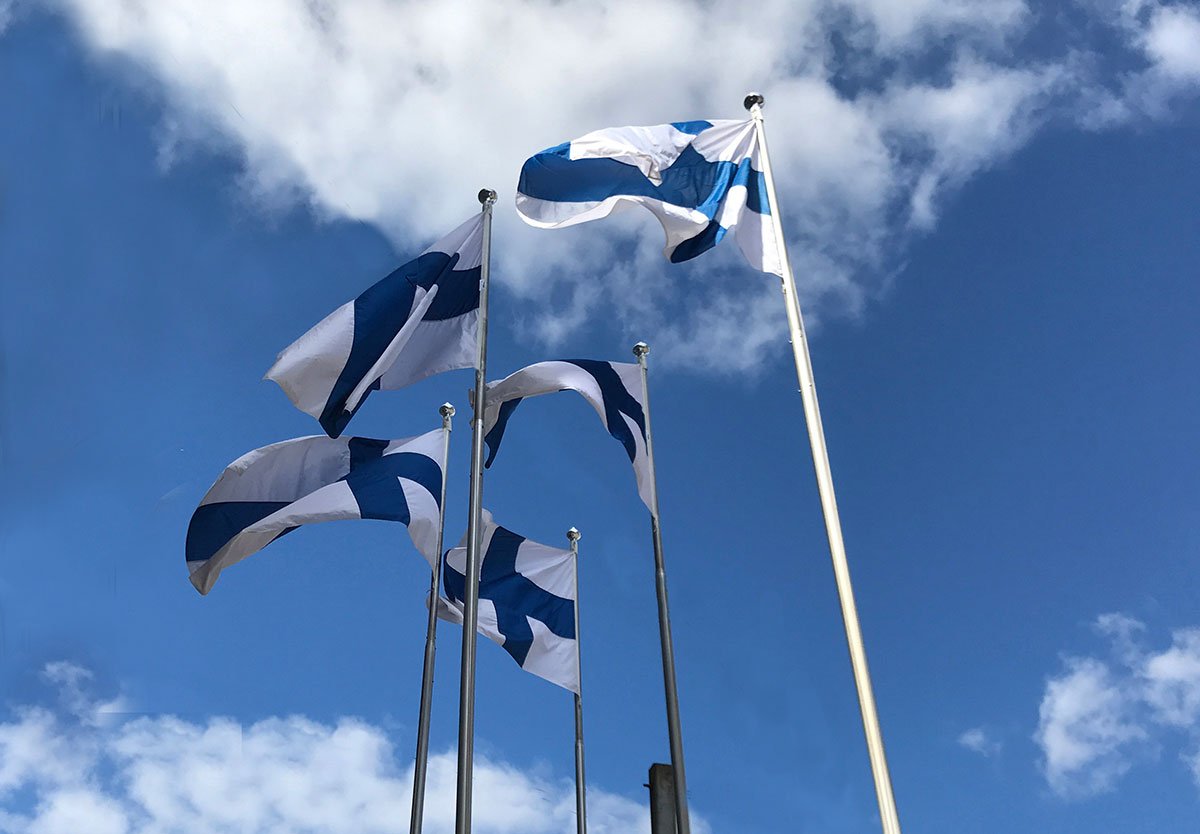 Sisaministerio's tweet photo. Onnea 101-vuotiaalle itsenäiselle Suomelle! Grattis självständiga Finland 101 år idag! #liputus #liputan #flaggar https://t.co/s1GwFQXnkT