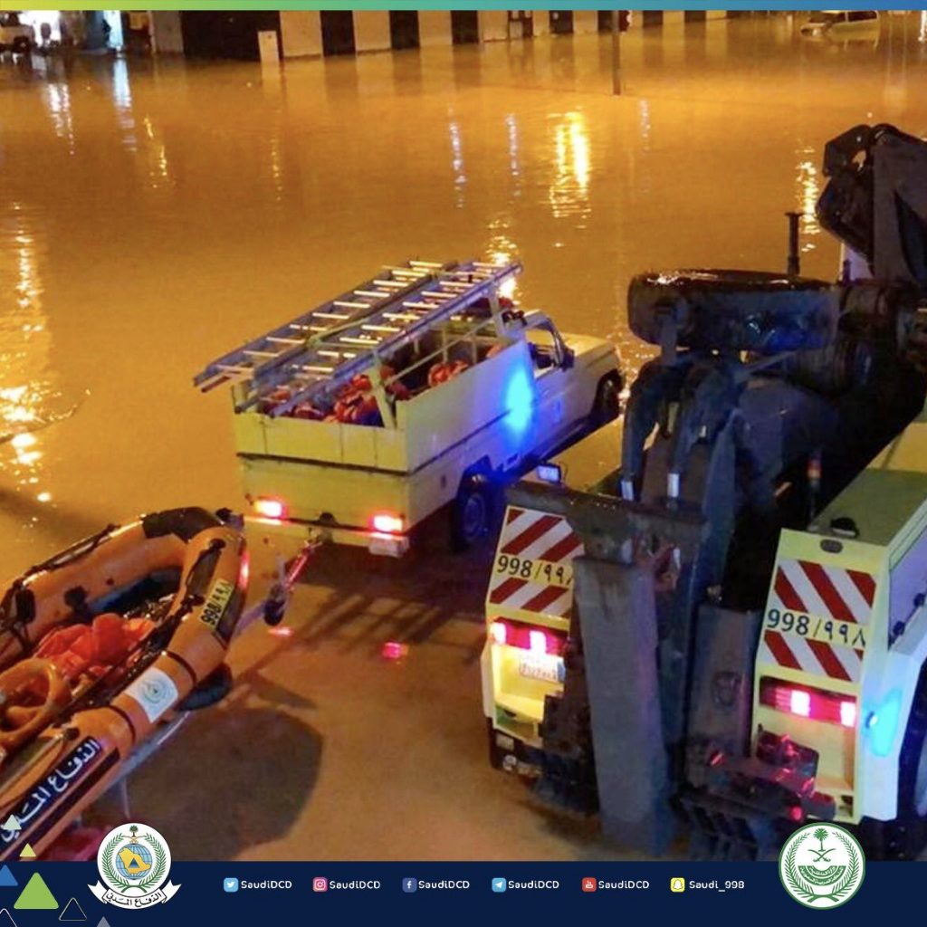 79rynet's tweet photo. الدفاع المدني ينقذ 48 شخصاً ويأوي 4 أسر من الأمطار في الجوف - https://t.co/SekojqT78l https://t.co/667pUhewiC