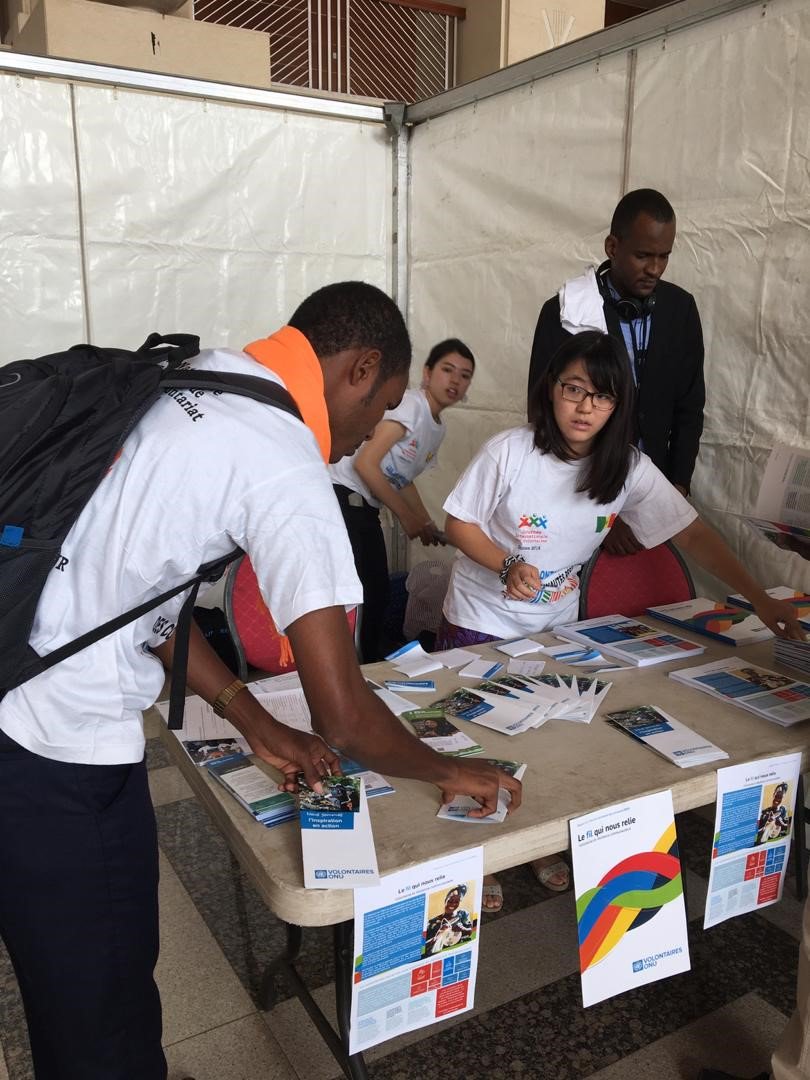 UNV_ROWCA's tweet photo. La #Journéeinternationaledesvolontaires est lancée à Dakar (Sénégal) avec le programme VNU et les organisations de volontariat au Sénégal, ce 5 Décembre 2018.
#IVD2018 #ResilientCommunities Programme des @FVolontaires @UNVolunteers @Afke_B @PeaceCorps @CNCPV @jica_direct_en https://t.co/j1qZJQPWGU
