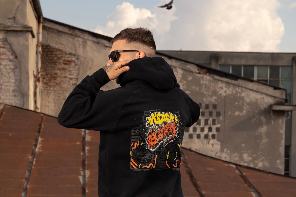 Burn_ROM's tweet image. Nu rata ultima zi din promoția #BURNxKRCK! O doză de #BURNEnergy îți poate aduce cel mai cool outfit streetware. Ai timp până la miezul nopții să ne trimiți codul bonului fiscal prin SMS la 1814 sau să te înscrii pe burnxkrck.ro. Mult succes și #KeepItReal!