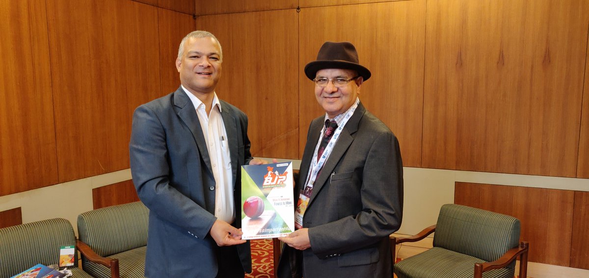 BJPhytness's tweet photo. In conversation with Mr. Arvind Bali, CEO, Videocon Telecom. Mr. Arvind Bali words - “Success doesn't come to you, you go to it”.
#bhartiajantaphytness #Fitnesszarurihai #fitness #fitzindagi #motivation #inspiration #MyIndiafitIndia #Videocon #Telecommunications https://t.co/cATgLgpXQ0