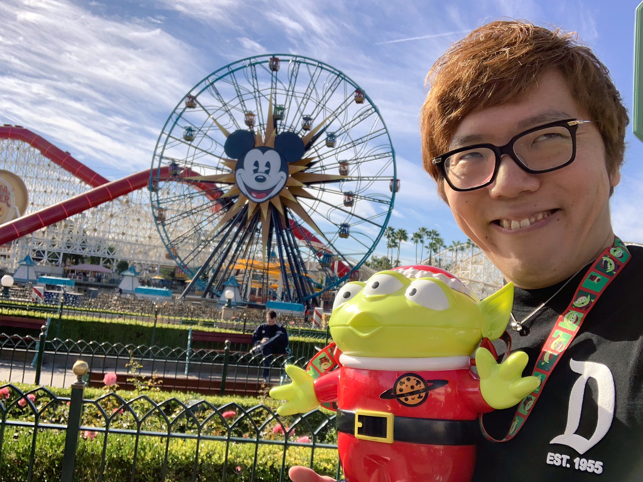 Hikakin ヒカキン Youtuber 本場アメリカの元祖ディズニーランドで撮影してます ポップコーンうめぇなおい T Co Ram1cdq1qt Twitter