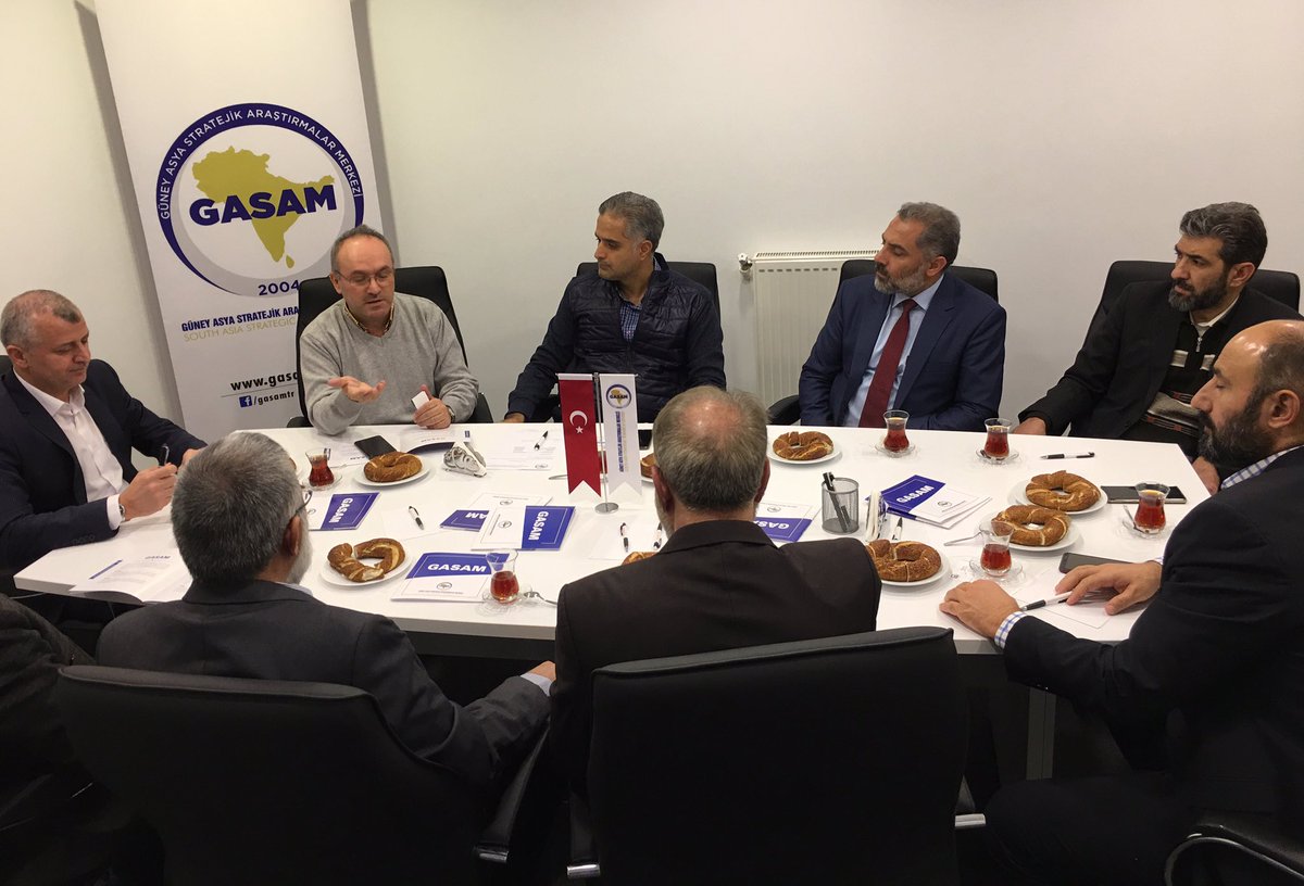 gasam_tr's tweet photo. Center for Strategic&amp;Regional Studies #CSRS yöneticileri #GASAM’ı ziyaret etti. İki düşünce kuruluşu karşılıklı #Türkiye ve #Afganistan işbirliklerinin gelişmesi konusunda işbirliği yapma mutabakatına vardı.Gelecekte ortak proje çalışmaları belirlendi.Afgan heyetine teşekkürler. https://t.co/FPd8aDbfmX