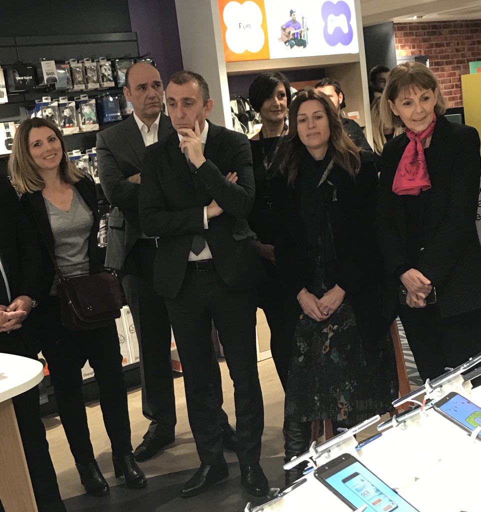 OrangeCorse's tweet photo. Inauguration du Smart Store @OrangeCorse d’Ajaccio centre ville avec une super équipe commerciale 👏@Prefet2A @SantoniBrunelli @JC_Angelini @JeanneTomasini @andremartin02 https://t.co/0isV5g6i2E
