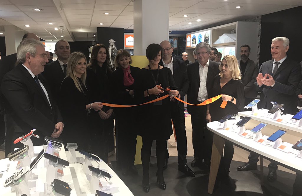 OrangeCorse's tweet photo. Inauguration du Smart Store @OrangeCorse d’Ajaccio centre ville avec une super équipe commerciale 👏@Prefet2A @SantoniBrunelli @JC_Angelini @JeanneTomasini @andremartin02 https://t.co/0isV5g6i2E