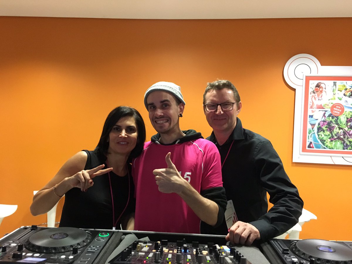 Barcamp Berlin. Wie geil unser Unternehmen sein kann wenn es will👍👍👍#Telelomwall