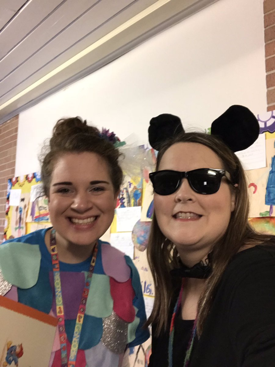 loribennett79's tweet photo. Always having fun while working at Dunbar! #12DaysOfLufkin https://t.co/XXPAAYINuj