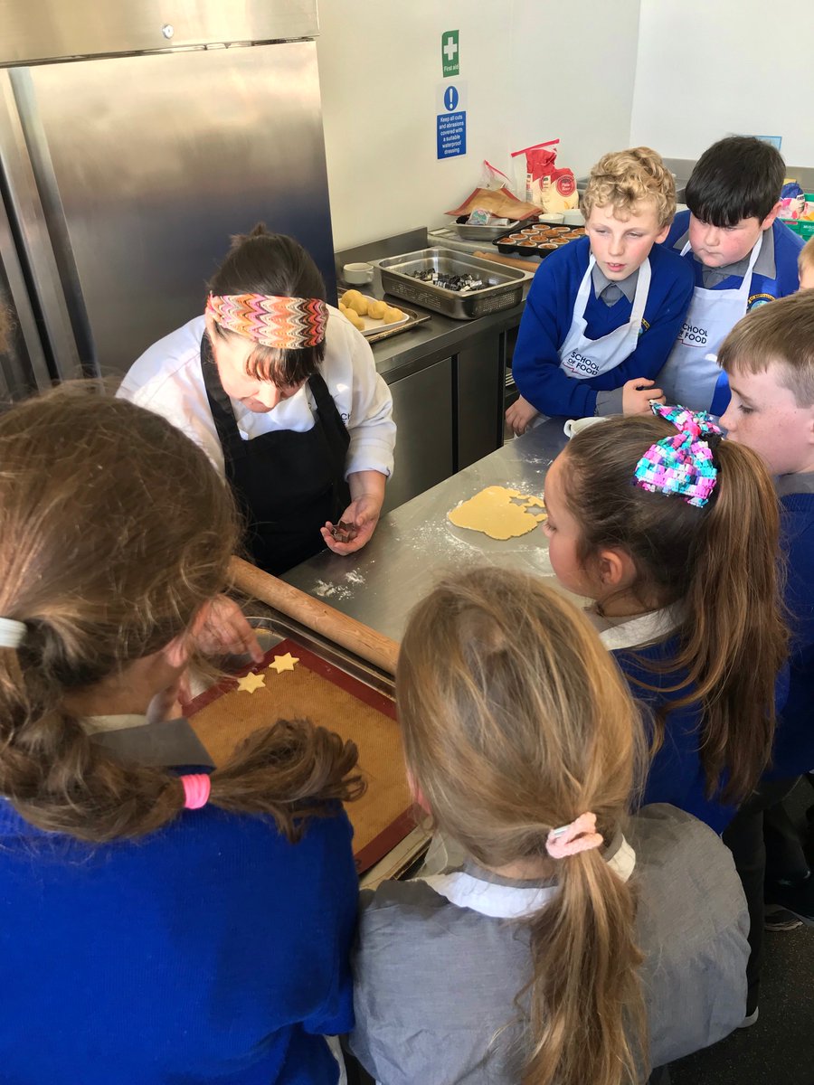 stmarysttown's tweet photo. Fourth Class visited Thomastown School of Food. The kids had a brilliant time baking healthy buns and muffins.#schooloffood https://t.co/8r74vmXTN6