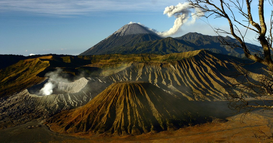 pesonaindonesia's tweet photo. Taman nasional selain untuk keperluan konservasi, cocok juga buat wisata alam dan petualangan. Keindahannya memikat, bikin kita ingin lama-lama menikmati segarnya suasananya. https://t.co/fEdOk3DDzB

#PesonaWisataIndonesia https://t.co/9ANNwX77xx