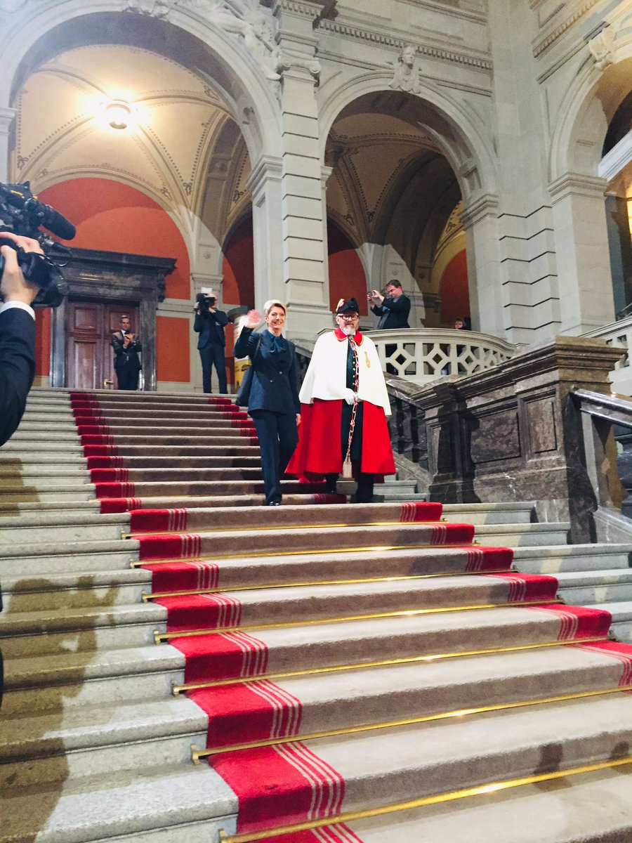 DianaGutjahr1's tweet photo. Liebe Karin Keller-Sutter, lieber Ueli Maurer. Ich gratuliere  euch von ❤️ zur Wahl als #Bundesrätin und #Bundespräsidenten.
Damit hat die #Ostschweiz wieder eine würdige Vertreterin in der Landesregierung und macht mich als Thurgauerin stolz. #IchBinOstschweizerin #MiniHeimat https://t.co/nepgQgBLiQ