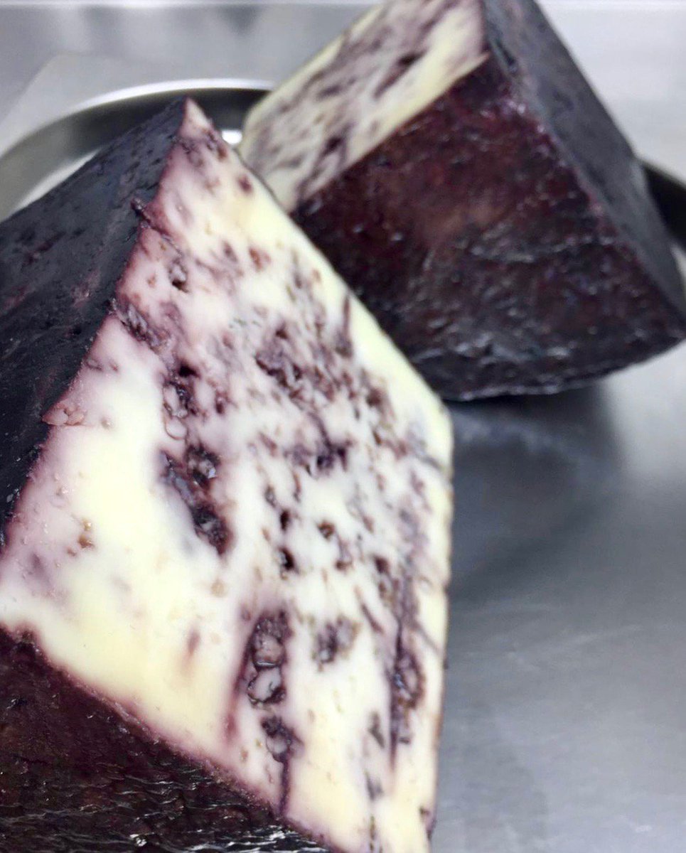 Lanark Blue in Aelder for our Christmas Menu
.
.
#boroughleith #edinburghfood #leith #edinburghfoodie #edinburghrestaurants #edinburgh #lanarkblue #aelder