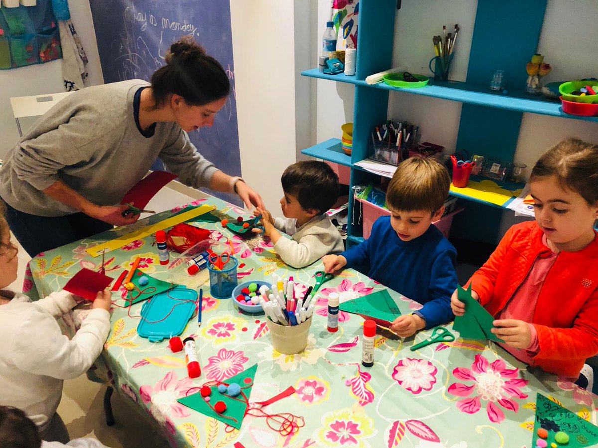 GooseLanguages's tweet photo. Comienza uno de los meses más importantes para la academia. En la clase de Isabella ya están con los talleres de Navidad :) https://t.co/IFwlpp7MZ2