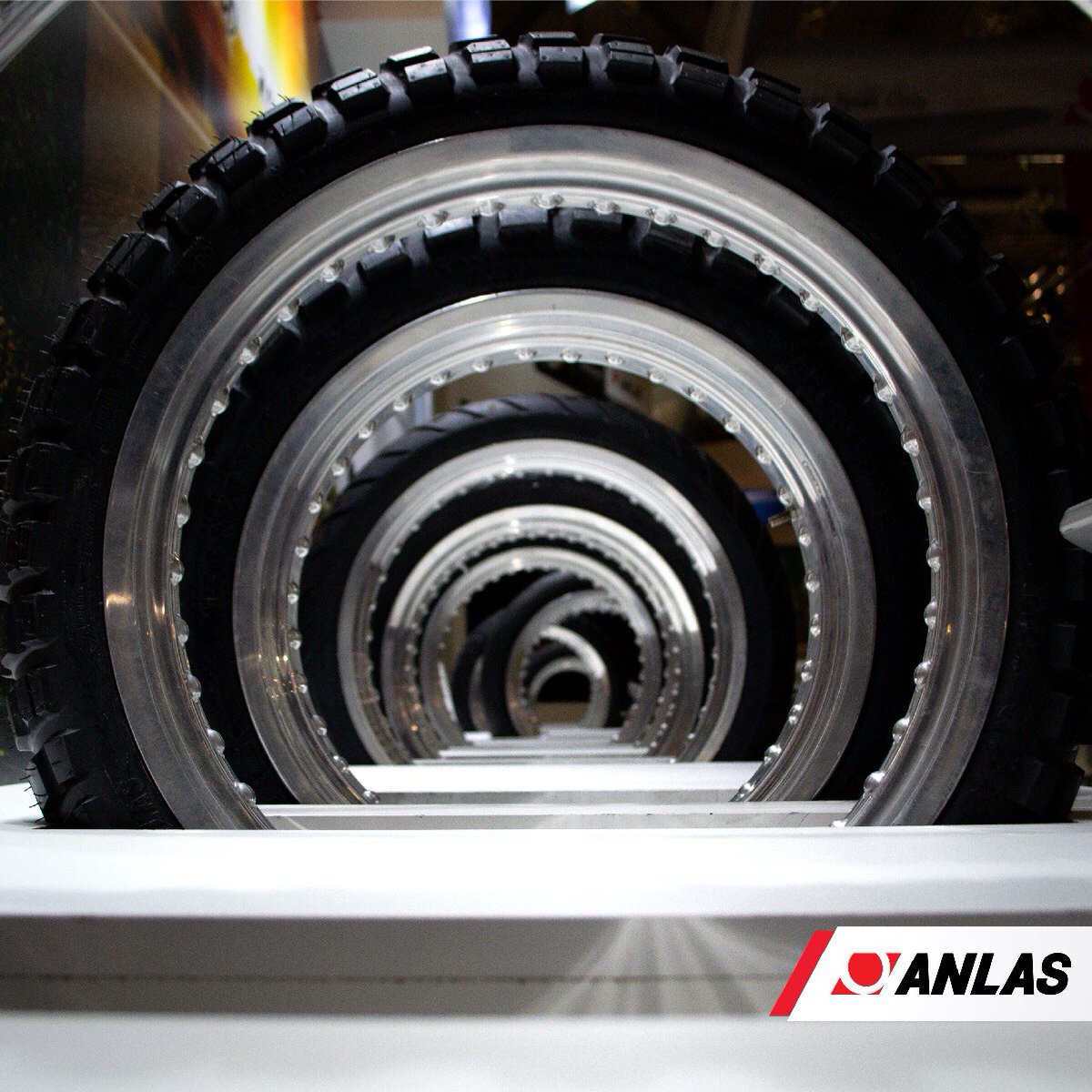 AnlasOfficial's tweet photo. Yollar ve hikayeler sürekli değişir. Değişmeyen tek şey Anlas’ın her zaman yanında olması…
#Benimyolum #Anlas #SeninYolunHangisi  #Adventure #Extreme #Journey https://t.co/33G4eyWMUK