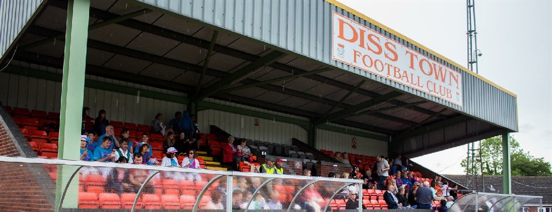 NorfolkLord's tweet photo. An amazing afternoon of #Legends #Charity #Football @DISSTOWNFC Brewers Lane on Sun 3rd March, 2019. K.O. 14:00
Starring: @iwanwroberts
@hucks6dh6 #RobertFleck #PeterMendham @CedricAnselin
https://t.co/jV2Jt4n7hJ
All proceeds to Prostate Cancer UK
Donate: https://t.co/pujbxgAlda https://t.co/g3Ww5GM7CN