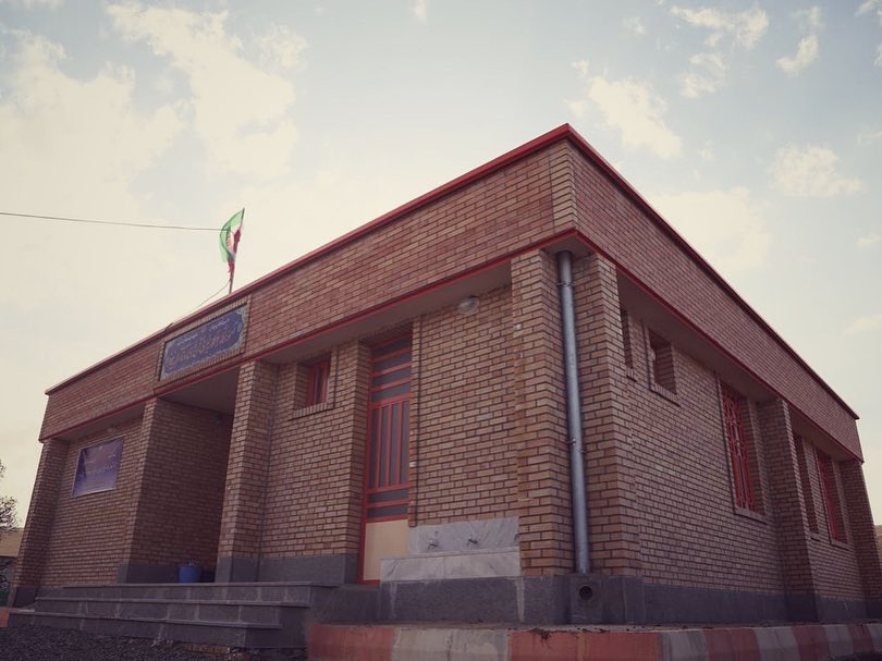 YariFoundation's tweet photo. در مهرماه ۱۳۹۷ دو مدرسه در روستاهای سراب نیلوفر و کارخانه کرمانشاه با همت بنیاد یاری و خیرین ایرانی اعم از اشخاص، کارآفرینان، بازرگانان، انجمن ها و رسانه‌های محلی ساکن سوئد، افتتاح شد. این مدارس گنجایش ۱۷۵ دانش آموز را دارد.
#یاری #yarifoundation https://t.co/p3576SF5YU