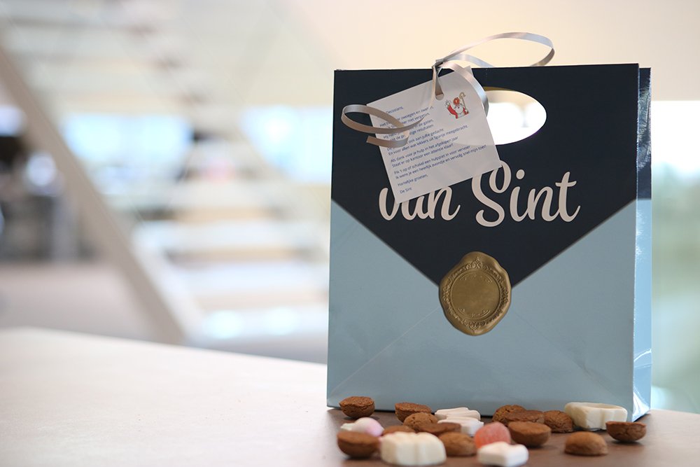 BtcMorientes's tweet image. Lekkers gekregen van de baas! Super fijn zo'n zoet stukje waardering :-). Ook werken bij de leukste werkgever? We zoeken nog collega's! decos.nl/werken-bij/ #vacatures # jobs #decos #fijnesinterklaas