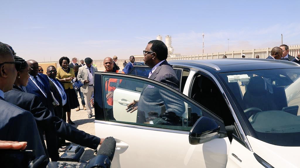 hagegeingob's tweet image. The Peugeot Opel Assembly Namibia which I launched today in Walvis Bay is another bold step in our industrialization drive. An investment of over 190 Million N$, annual production of 5000 cars, 50 jobs created. Our ambition to become a gateway to Southern Africa is achievable.
