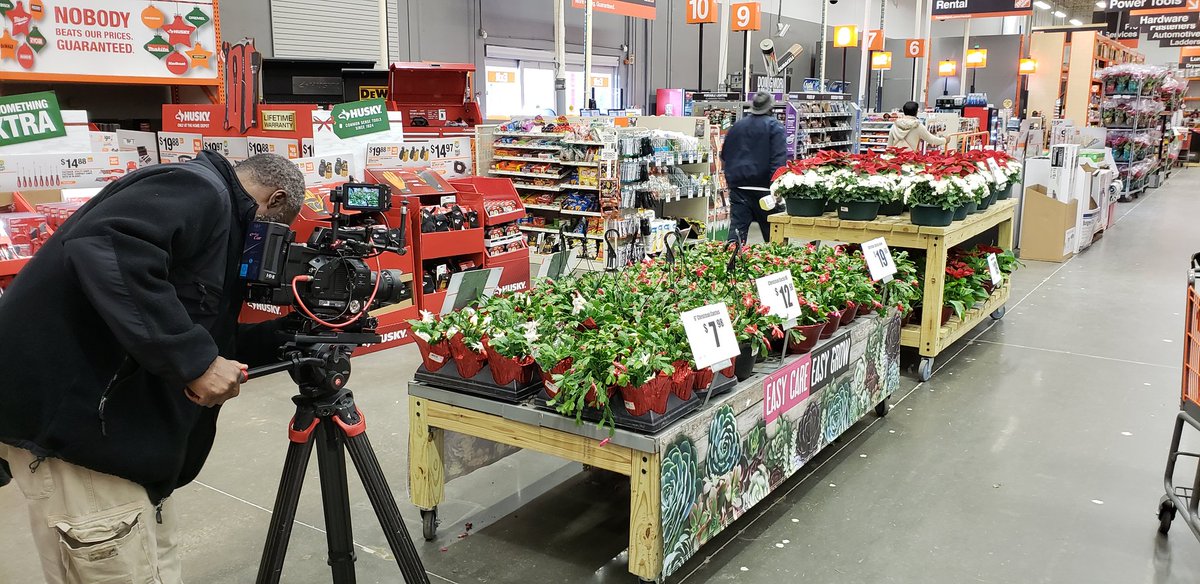 pauld_PBF's tweet photo. Holiday video shoot today with special guest Freddy Lange and John Tuten at HD store #153... 
@PBFmedia @freddyplants
@JohnTuten2 @anavarro52069
#LetsTalkHolidays #HolidayDecor #BestMerchandisingPratices
#MonthlyMerchantUpdate
#HolidaySafety https://t.co/IdbbdVUuSD