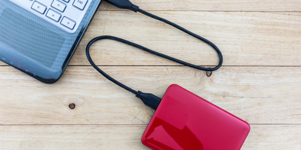 westernuepibio's tweet image. Afraid a virus might damage your file? Use an external hard drive or USB to back up your files. But make sure you know where your USB comes from - unknown USBs also present a virus risk. cybersmart.uwo.ca #ProtectU