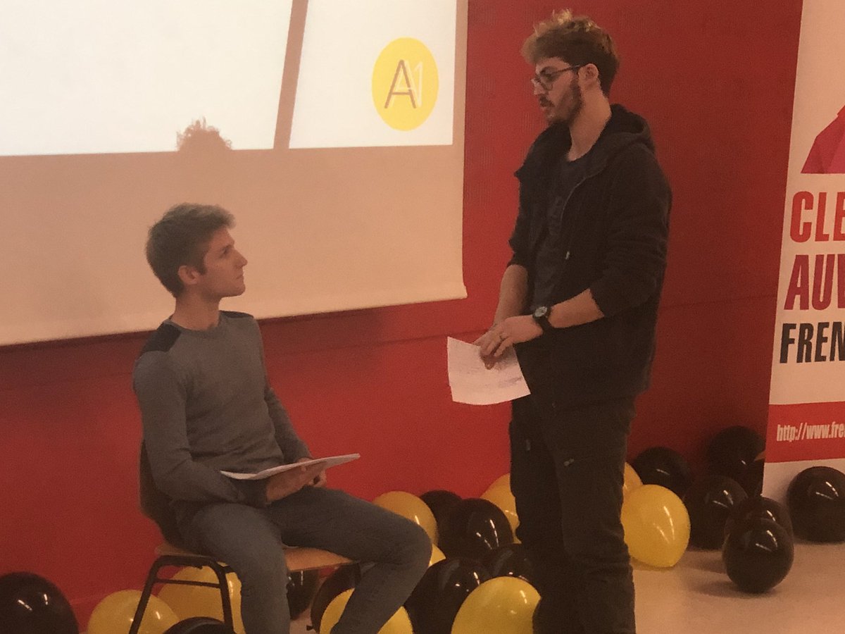 Diffleaders's tweet photo. Deuxième pitch : démarche.gouv : pour simplifier les démarches administrative en les rassemblant en un seul outil. Bravo à eux !! Super ! #dl #idilday #differentleaders #2k18 #ClermontFerrand #jmec2k18 #JMEC2018 @AssoArticle1 #JourneeMondialeDuBenevolat https://t.co/N721VBZwY7