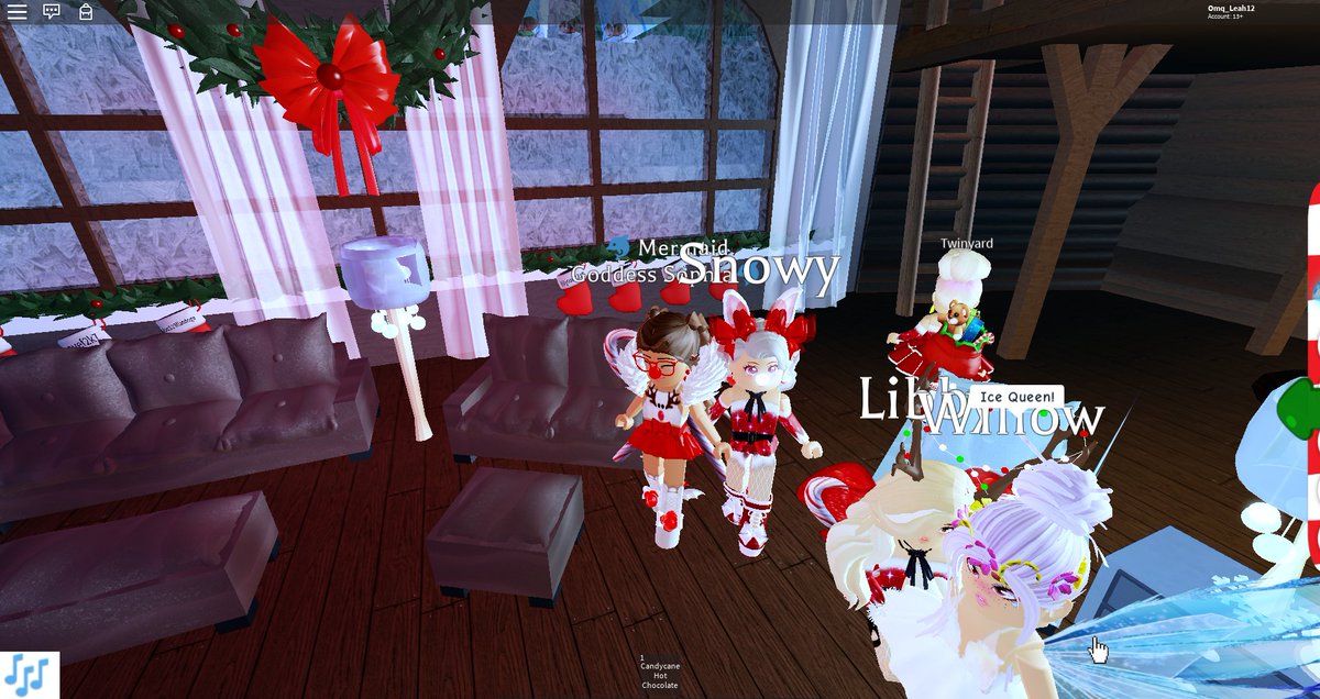 oLxah12's tweet photo. I got some pictures and met Muaglo! @cybernova @nightbarbie https://t.co/0aqHyr5Wb8