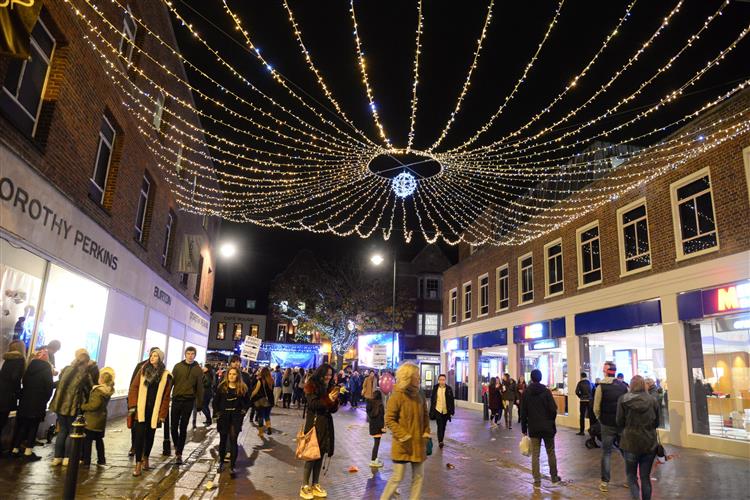 kmfmnews's tweet image. Find out where in #Kent you can park for free to get your Christmas shopping done bit.ly/2St4A9y