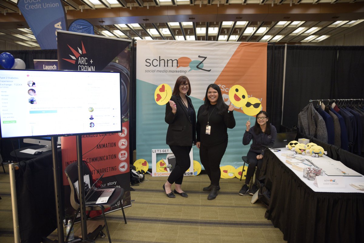 TOEntrepreneur's tweet photo. These booths are looking so fun! @schmoozmedia @Launch48ca @ZiggyJobs #teconf #entrepreneur #business #bizowner #entrepreneurship #entrepreneurs #bizleader #b2b #toronto #network #networking #tradeshow #conference #connect https://t.co/Vw1xHEPdoU
