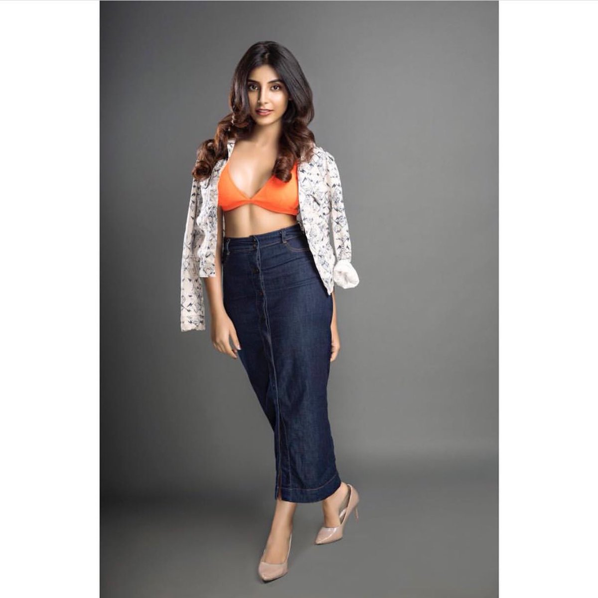 sandhirians's tweet photo. [PICS] Killer new posts by @HarshitaGaur12 🔥😍 https://t.co/Ni4dBy0MHK