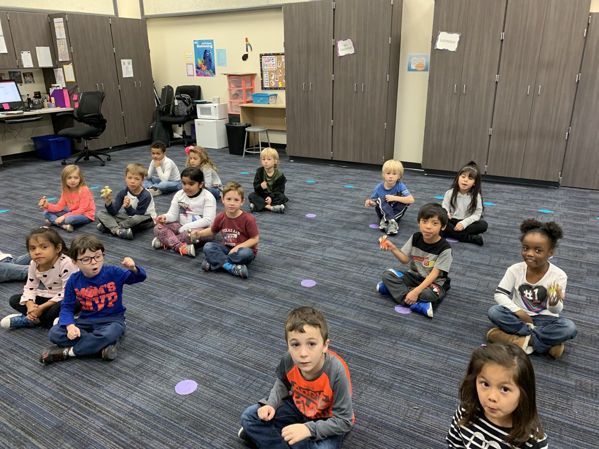 HaggarMusic's tweet photo. So much fun with @HaggarKinder today! First we played jingle bells and learned the festive song, then played Grizzly Bear for our game day! #haggarlearns #elmused https://t.co/dEzS5hxpqi