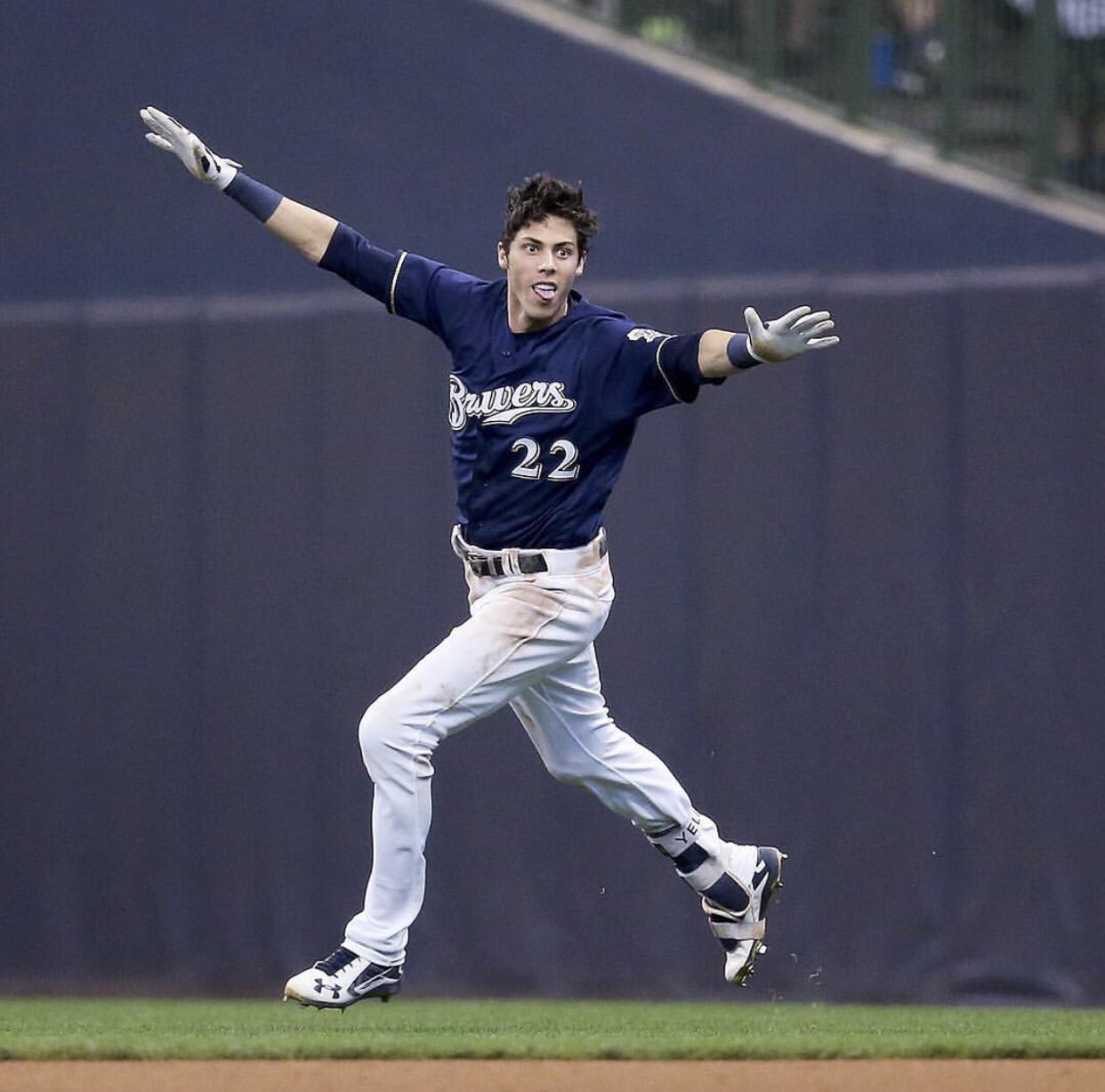 Happy 27th Birthday to Christian Yelich!     