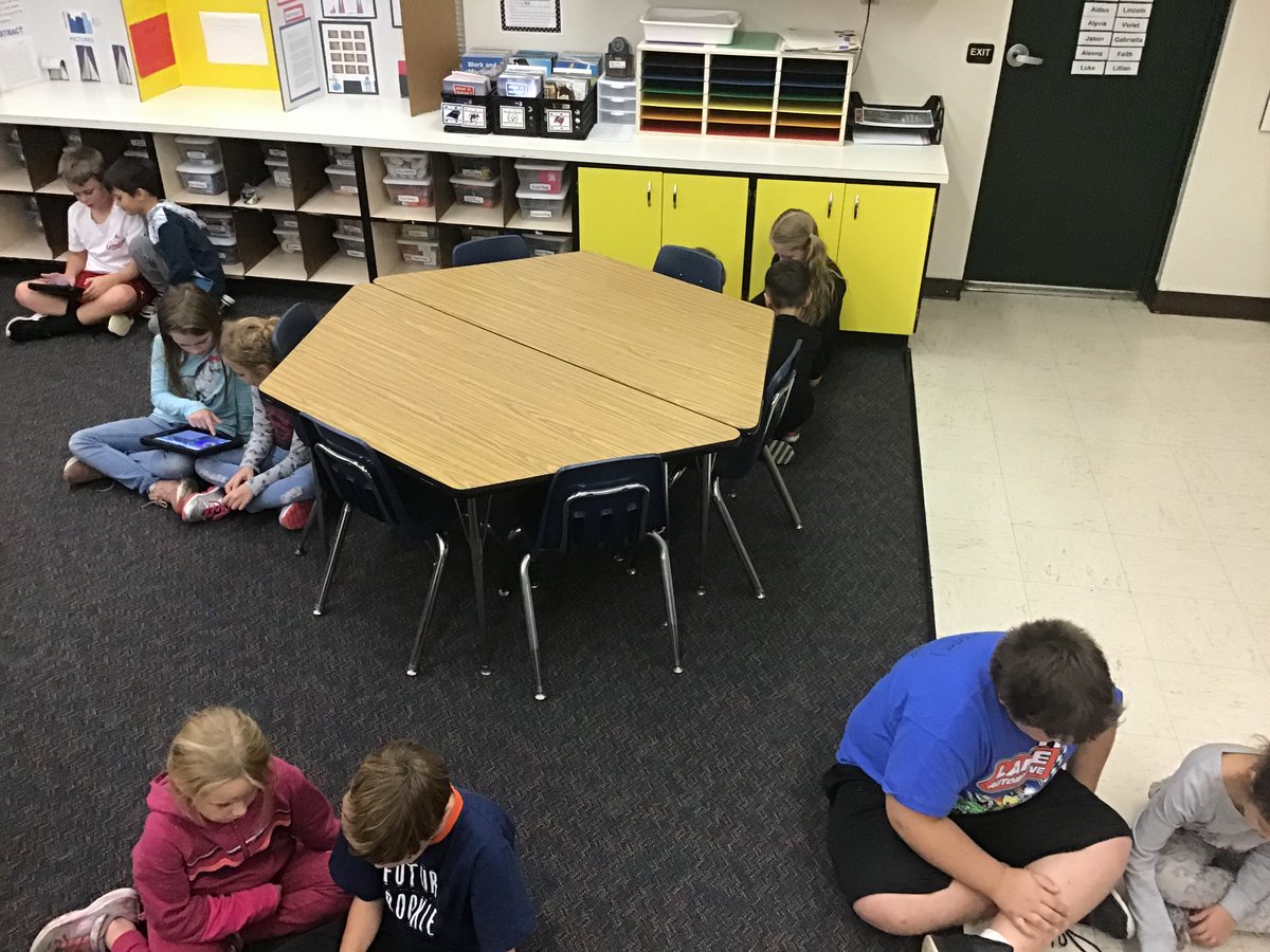 CLWiseman's tweet photo. Coding with our new friends from Ms. Bowen’s class. #HourOfCode #celebratelps @CitrusSchools https://t.co/u0VEV3IFOa