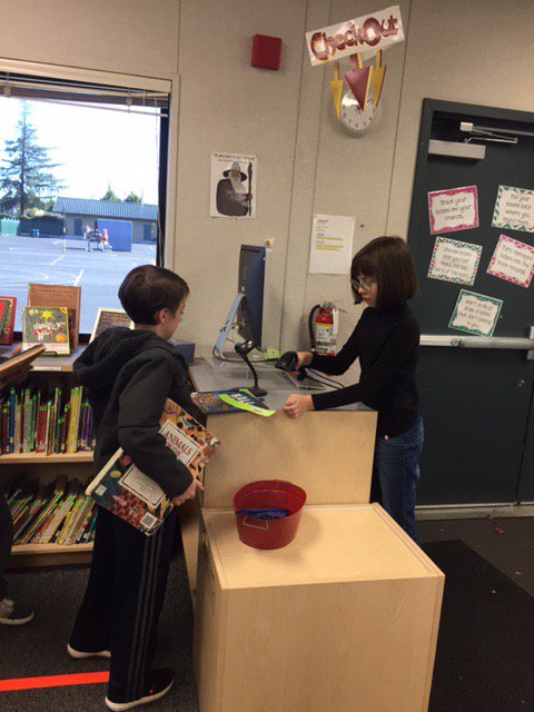 Capri Elementary School Library tweet media