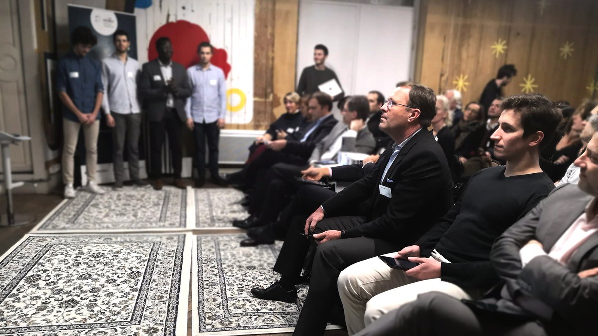 Matrice_io's tweet image. Un jury d&apos;experts pour ce #hackathon : 
@aymericvincent, Guillaume Ferré @FerreAssocies, Olivier Campenon &amp;amp; Mohammed Bellamine @LefebvreSarrut, 
@SilvyeFaye &amp;amp; Laurent Cheruy #EditionsLegislatives, 
@syl_brunet @lecese, @MariePotelSavil @dotlegaldesign
Thomas Audigé @edf
@getrembl