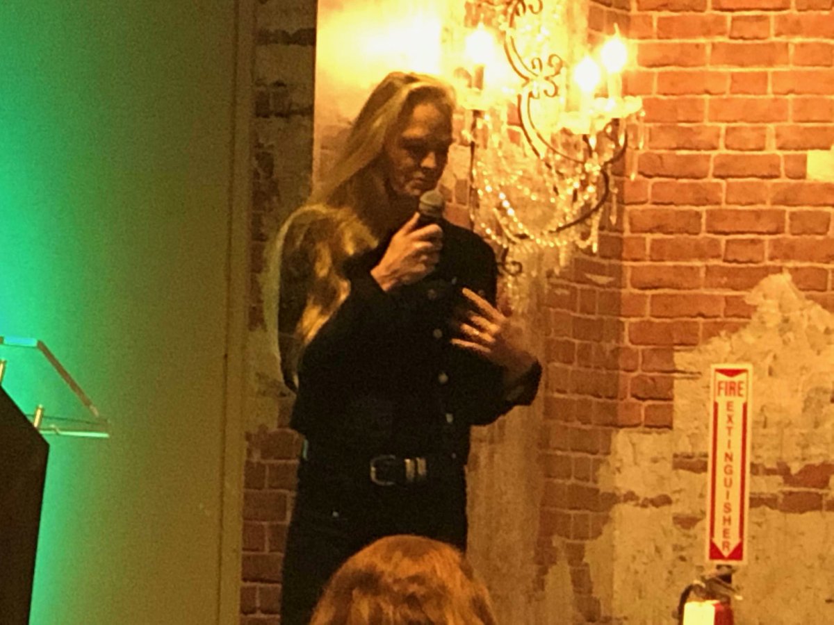 MUSE Founder Suzy Cameron delivers a powerful speech at Big Picture Leadership conference and inspires all of us ❤️ #bpleadership ⁦@MUSEJeffKing⁩ ⁦@rebeccaamis⁩ ⁦@muse_suzanne⁩