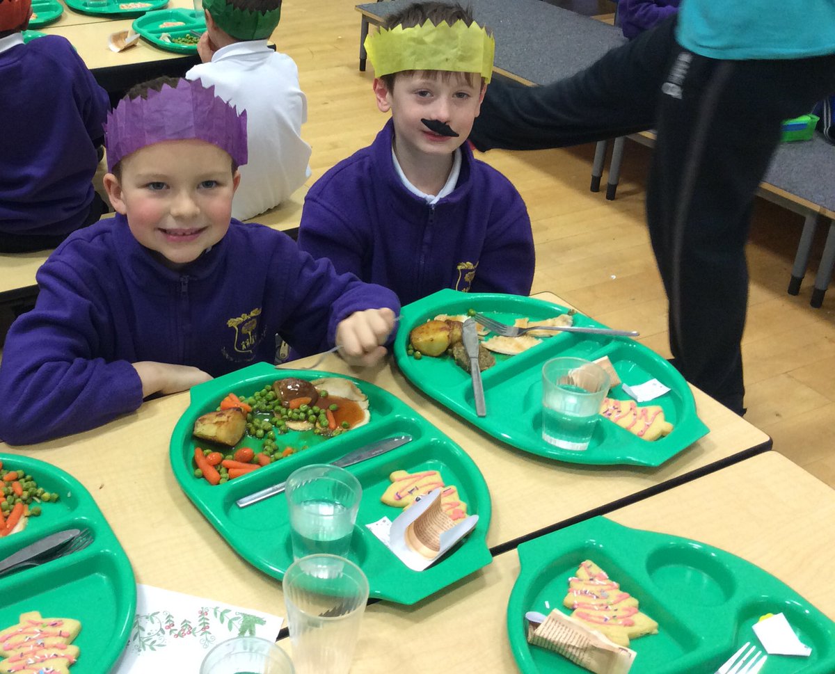 CopenhagenClass's tweet photo. Enjoying Christmas lunch 🎄⛄️🎅🏼 https://t.co/Ru5PY4kiTw