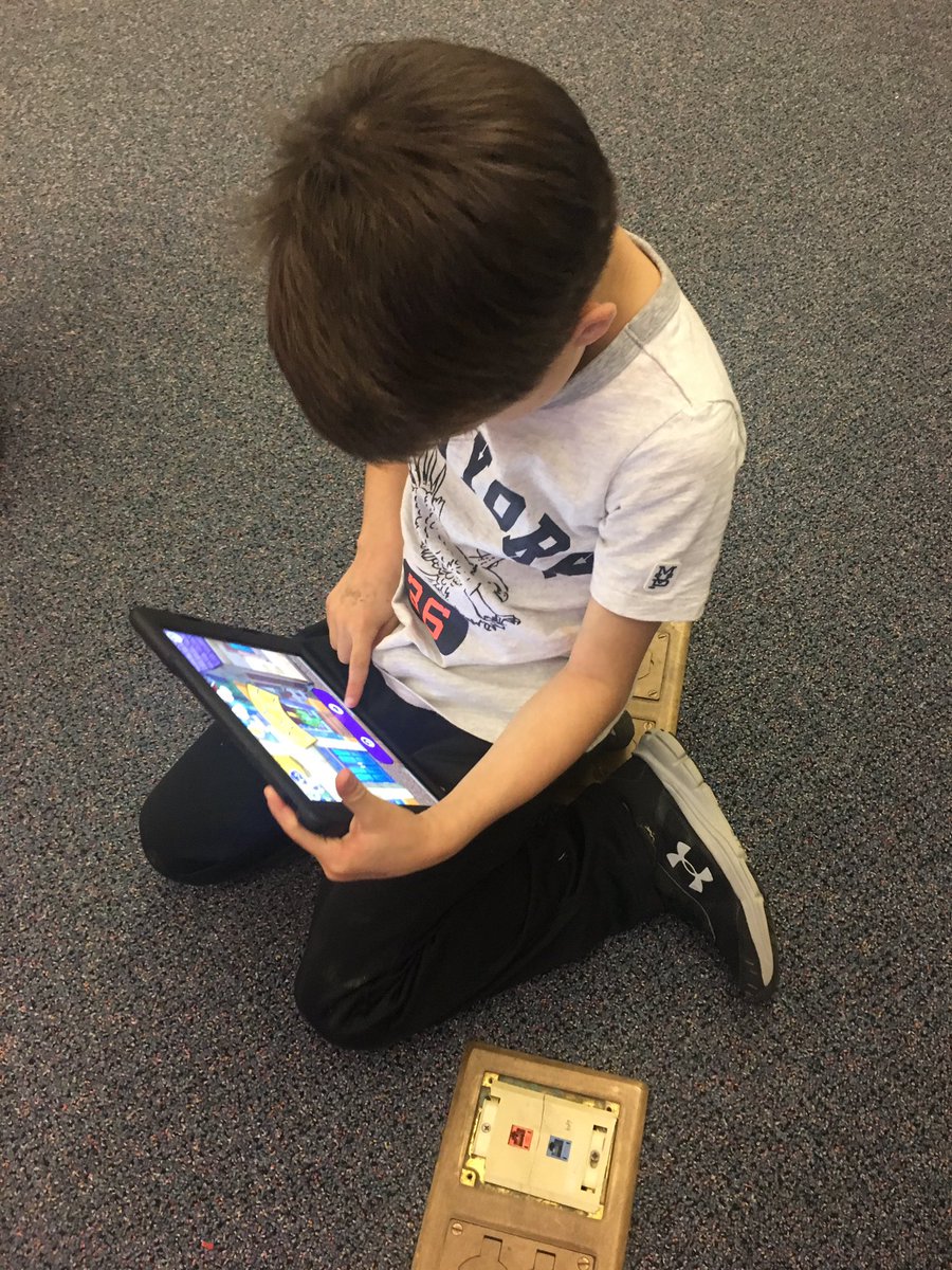 pcgarrisonlib's tweet image. Coding fun with #davisk #readytocode