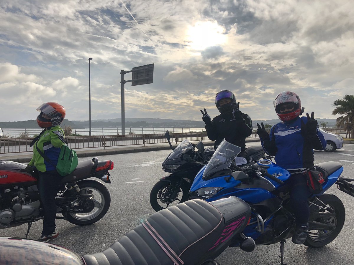 城間ゆかり バイク屋アウトバン嫁 V Twitter 今日は ガールズバイカー の取材で 女子ツーリング 行ってきました 土砂降り 笑 これもまたいい思い出 今月28日発売 雨で眉もいないし風で髪の毛バッサバサでひどい写真かもw ぜひ加工してくれてますように 笑 楽しかっ